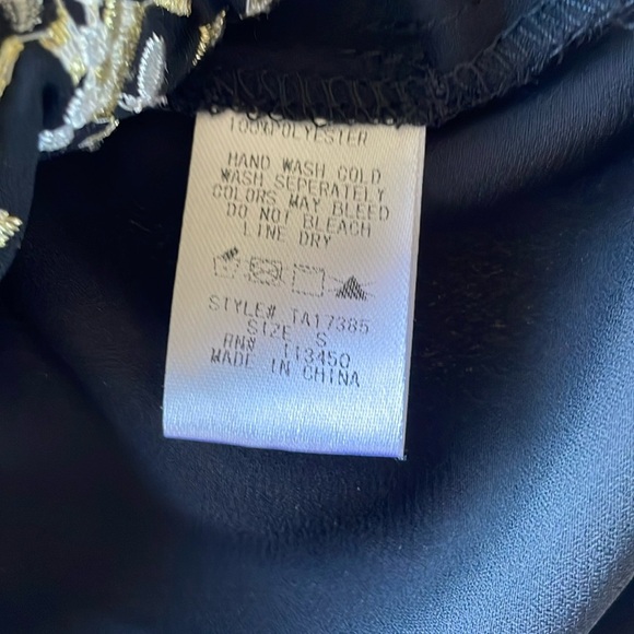 Lulumari Black Silky Halter Top Metallic Thread Embroidered Accent Panels Sz S - Picture 14 of 16